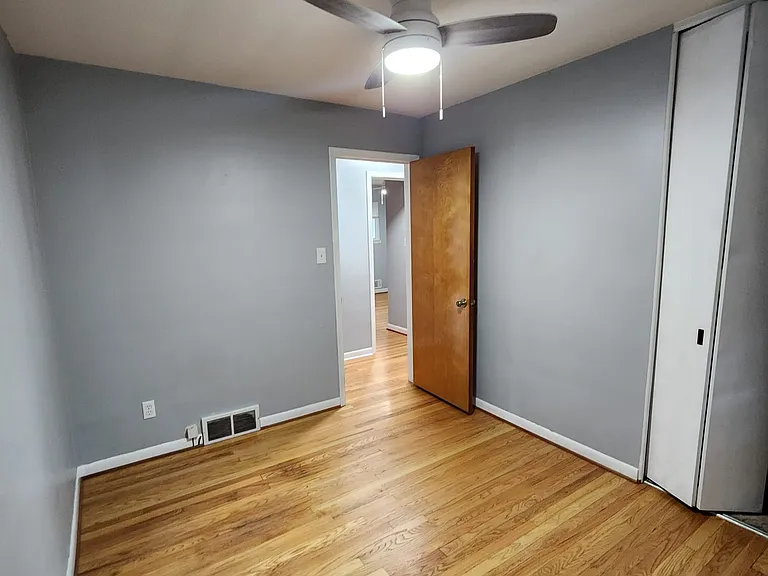 1704 Rowland Ave — Photo 10