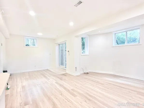 22 Risebrough Ave #3, Toronto, ON M2M 2E1