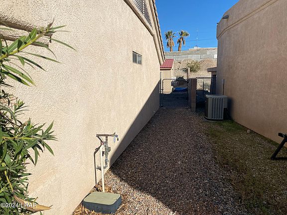 3rd image of 2275 Pima Dr N