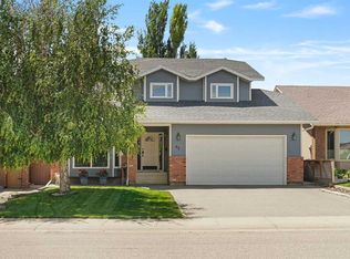 82 NE Sherwood Blvd W, Lethbridge, AB T1K6E9