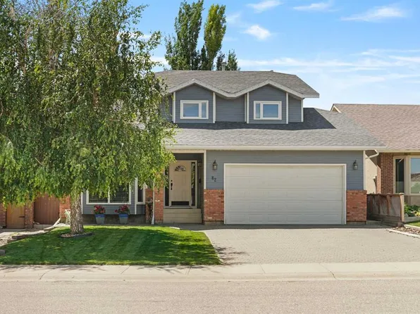 82 NE Sherwood Blvd W, Lethbridge, AB T1K 6E9