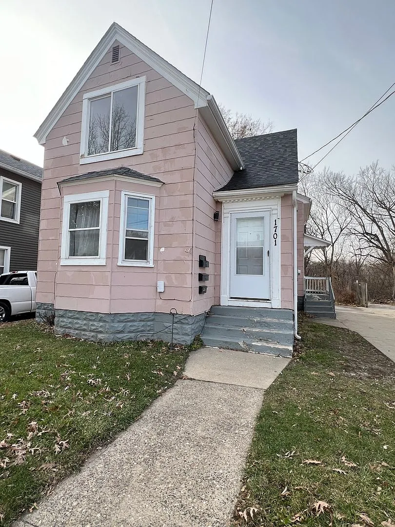 HM 1701 2nd St — Photo 1