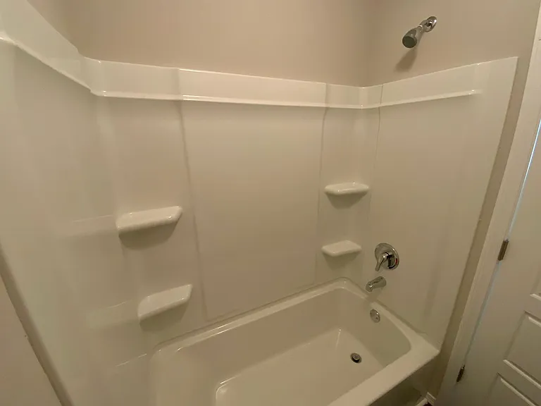 1841 Easton Ln — Photo 21