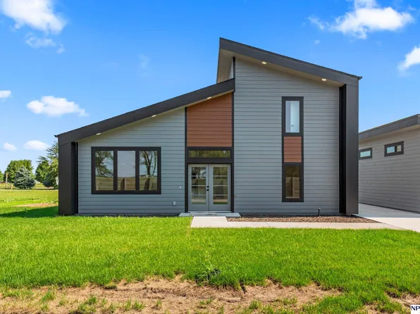 10270 Riverside Ln #147, Blair, NE 68008
