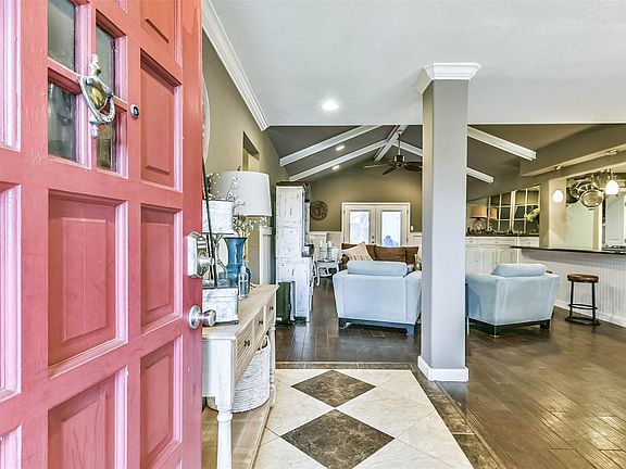 2nd image of 9 Willow Ln