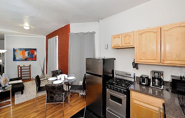 1st image of 440 W 45th St APT 3E