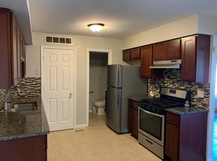 7607 Bristol Ln, Hanover Park, IL 60133