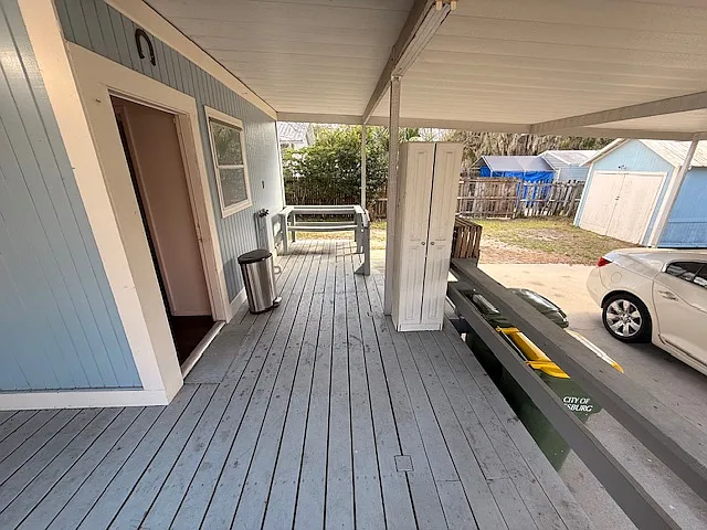 211 N Moss St — Photo 14