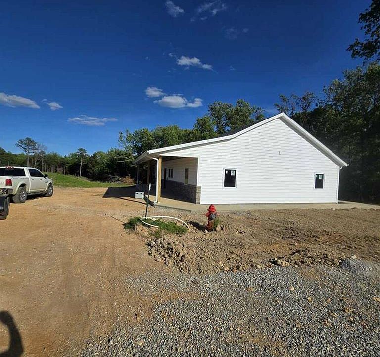 2nd image of 108 Clementine Ln