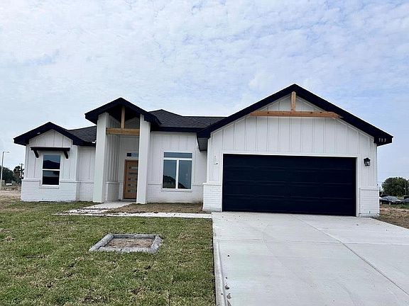 5th image of 713 Kaylee Dr