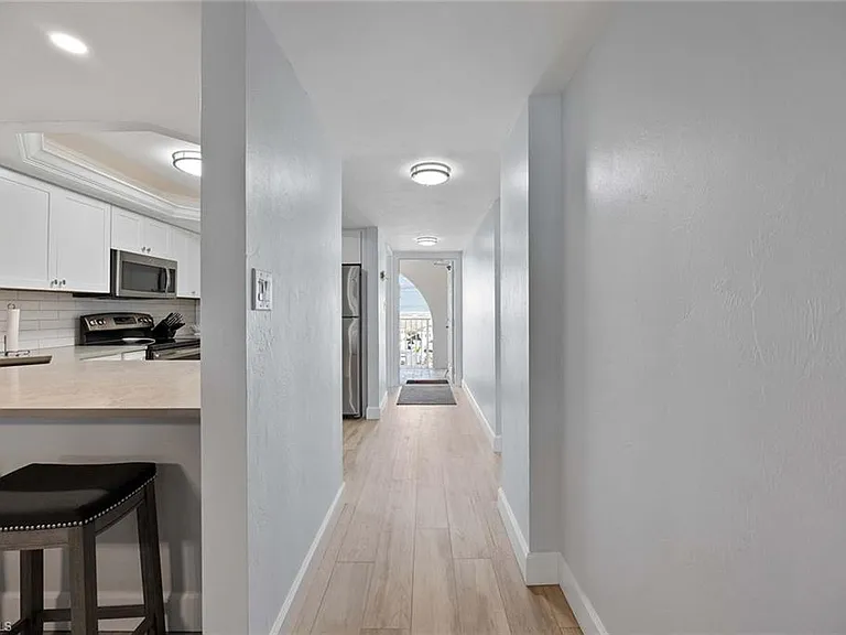 26000 Hickory Blvd #805 — Photo 4