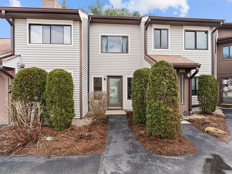 221 Trailside Way — Photo 2