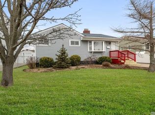 70 Van Buren St, Freeport, NY