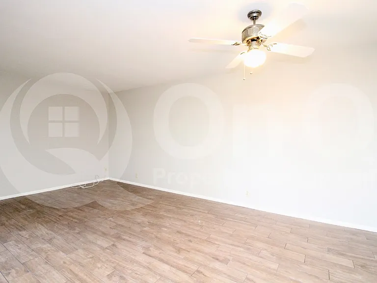 3127 S Fairfield Dr — Photo 4