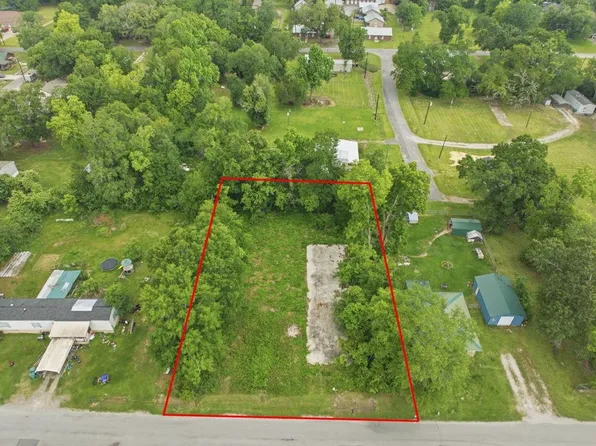 904 Goodwin St, Vinton, LA 70668