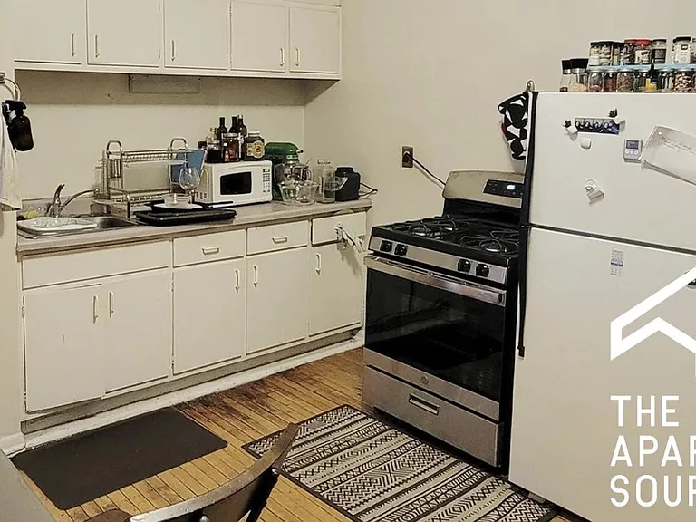923 W Waveland Ave #2D — Photo 1