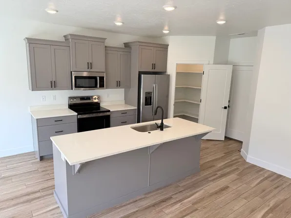 2013 W 250 S, Hurricane, UT 84737