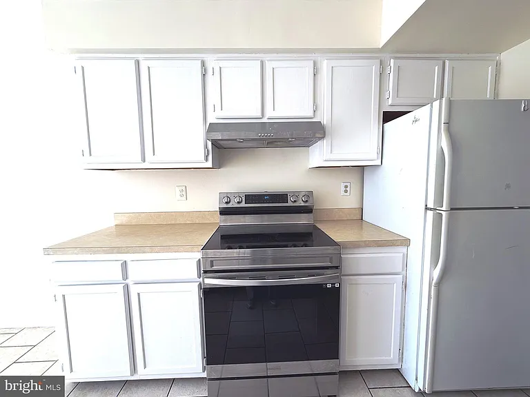 11 Wimbledon Ct — Photo 5