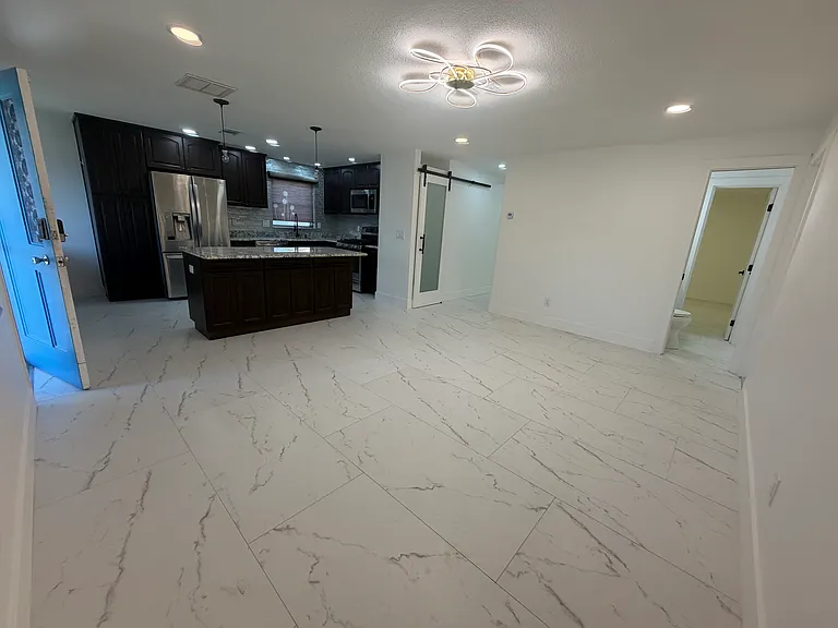 1125 Union St — Photo 16
