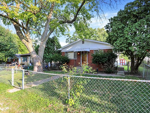 4th image of 3636 Hoyt Ave