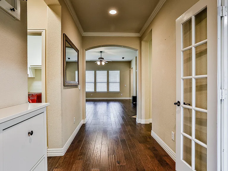 223 Aspen Ln — Photo 3