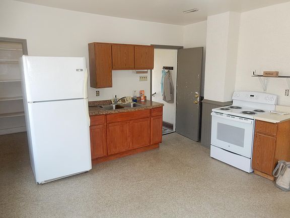 3rd image of 1840 N Arlington Pl #D