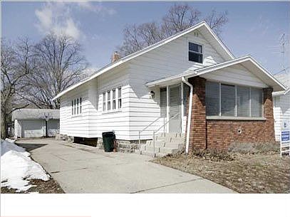 2nd image of 2151 Duiker Ave NE