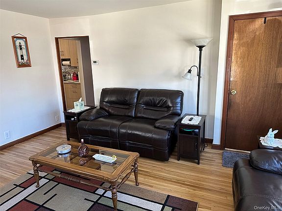 4th image of One Waverly Place