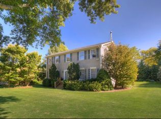 (Undisclosed Address), Southampton, NY 11968