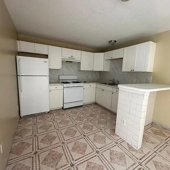 107 Nicholson Dr — Photo 17