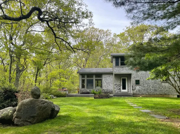45 Jordan Rd, Dartmouth, MA 02748