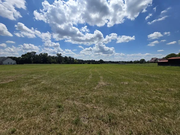 9999 Peggy Flats Rd, Berea, KY 40403