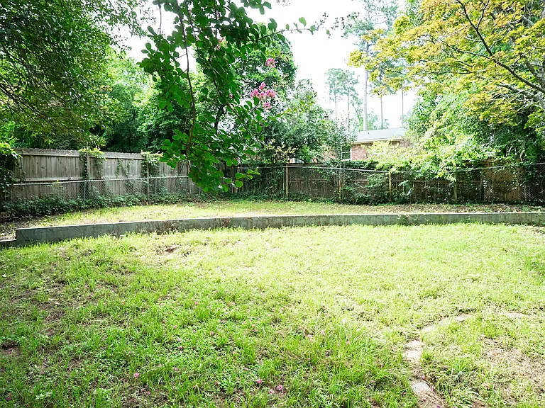 3120 Edinburgh Dr — Photo 39