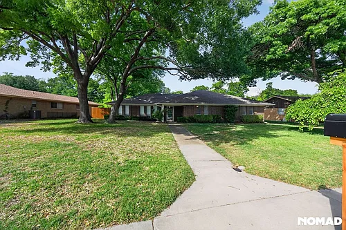 2505 Briarwood Dr Photo 1
