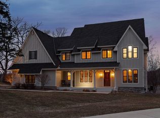 13718 Coyote Ct, Minnetonka, MN 55305