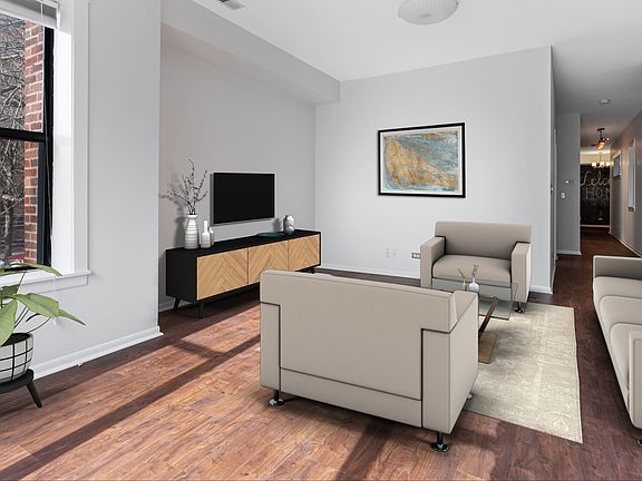 4th image of 2458 W Eastwood Ave #1