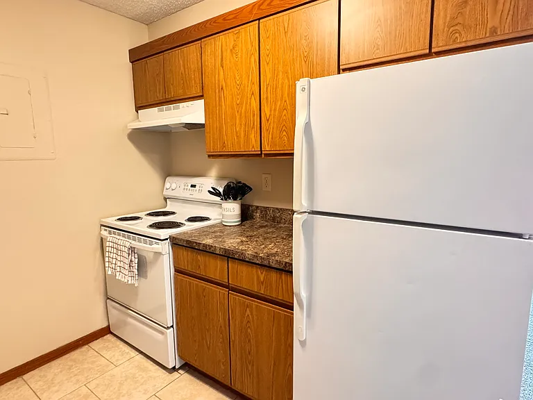 5120 Emerald Dr #13 — Photo 3