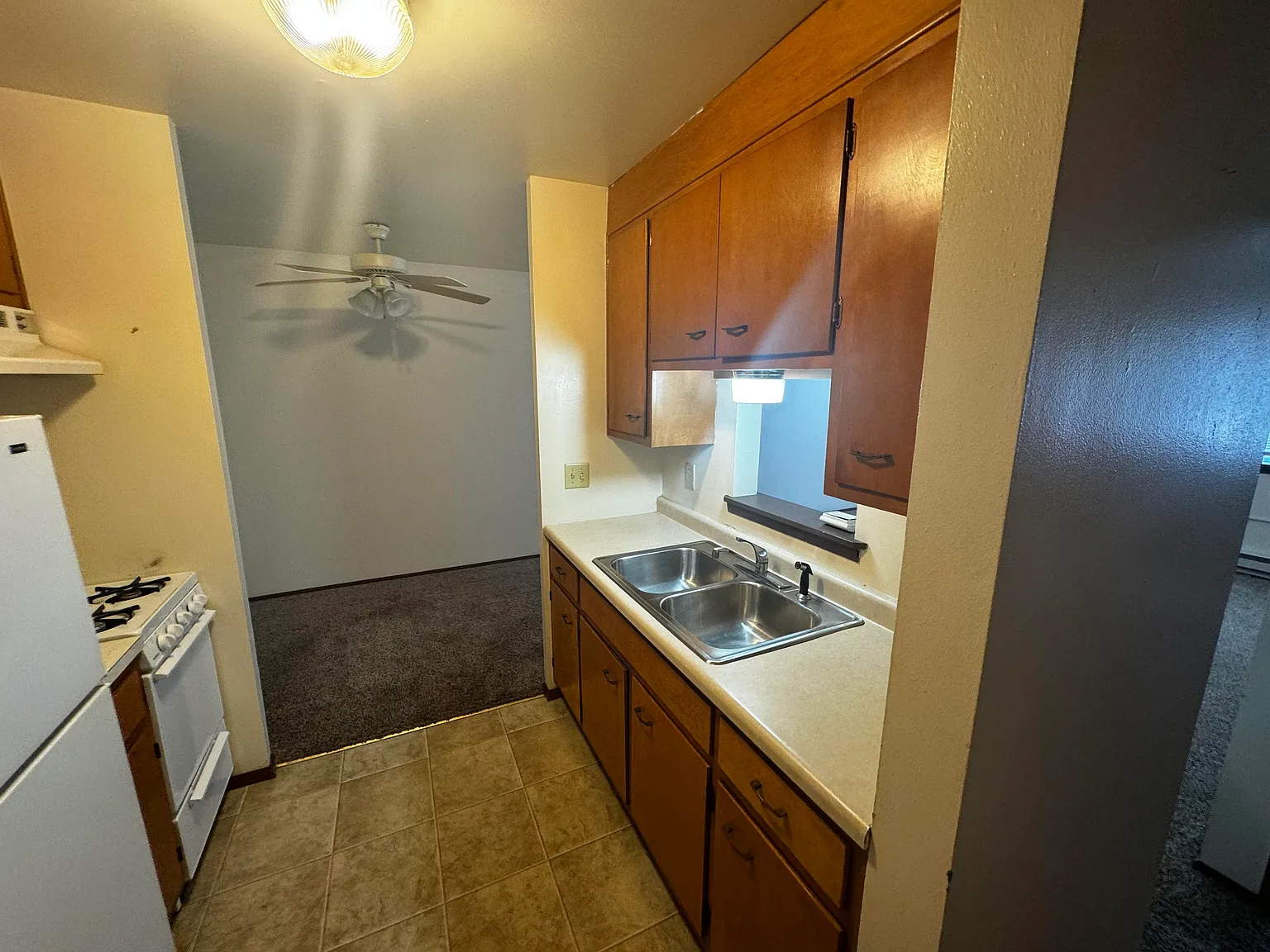 Candlelight Apartments — Photo 4