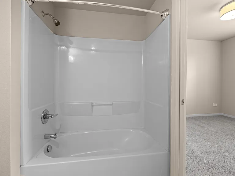 Kansas Apartments — Photo 29