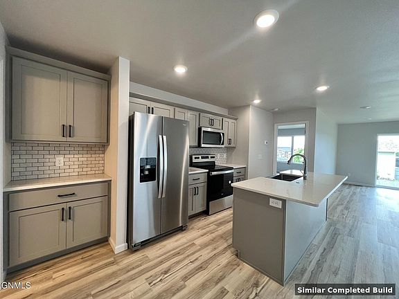 3rd image of 3118 Dana Dr