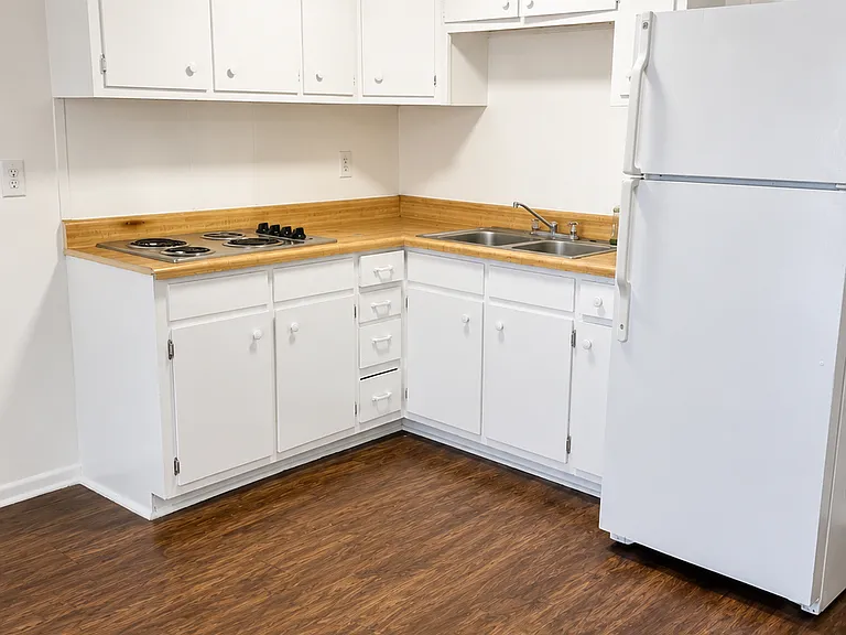 400 W Main St #3 — Photo 4
