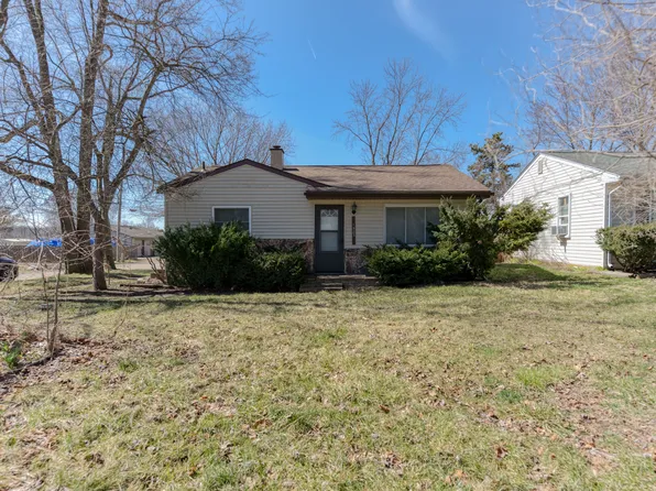 1585 Island Dr, Highland, MI 48356