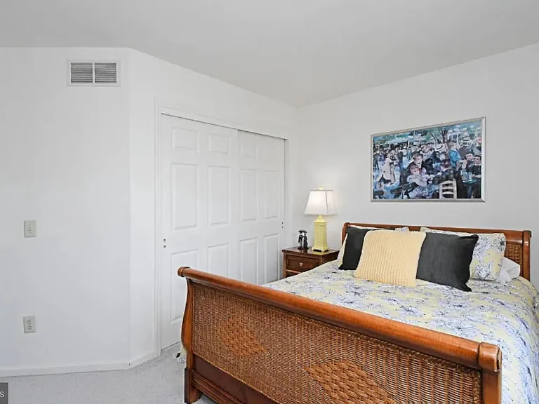 235 Pinecrest Ln — Photo 32