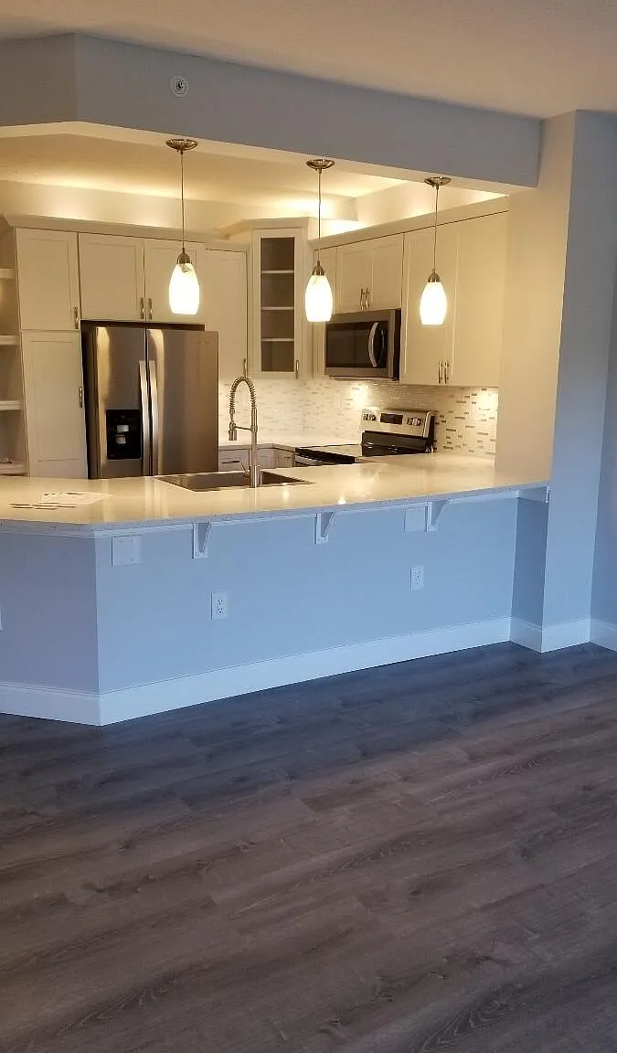 300 Uno Lago Dr — Photo 4