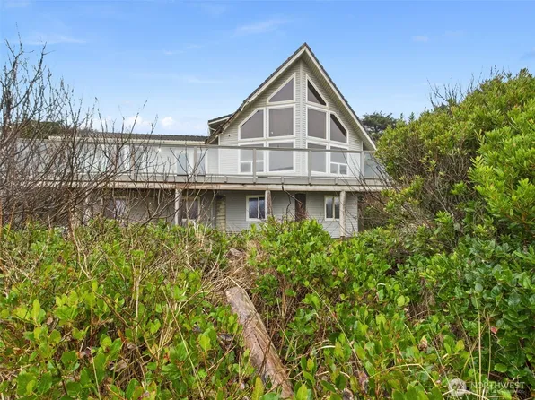 50 Diamond Drive, Pacific Beach, WA 98571