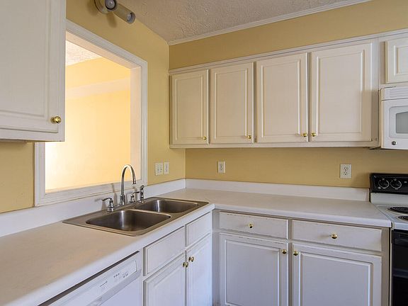 4th image of 4628 Brookwood Ln