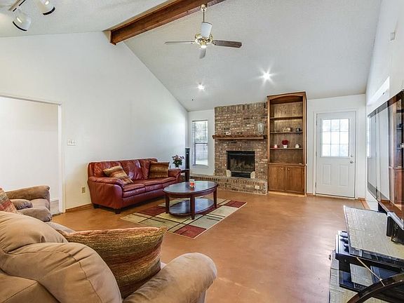 3rd image of 1010 Cresswell Dr