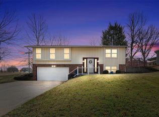 317 Capri Dr, O'Fallon, MO 63366