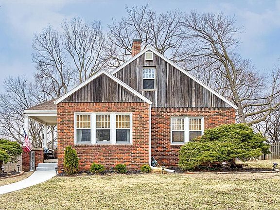 2nd image of 741 Forest Dr