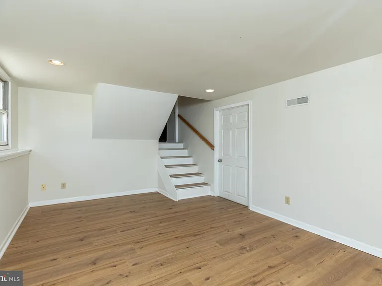 6013 Madeline Dr — Photo 14